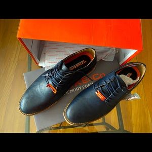 Navy classic boat shoes, 9, brand new never worn.